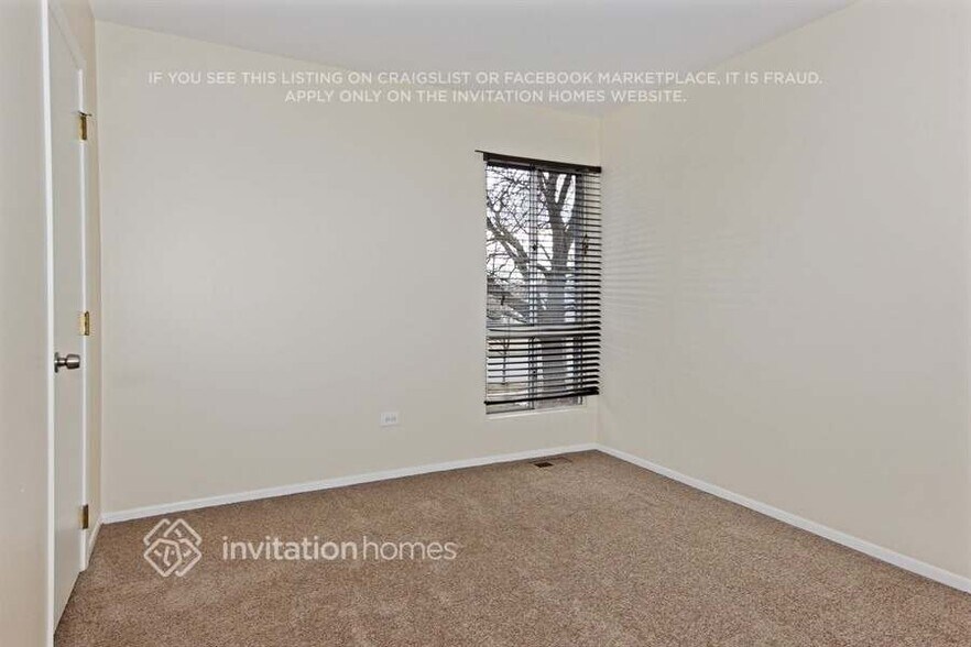 Building Photo - 953 Surrey Ct