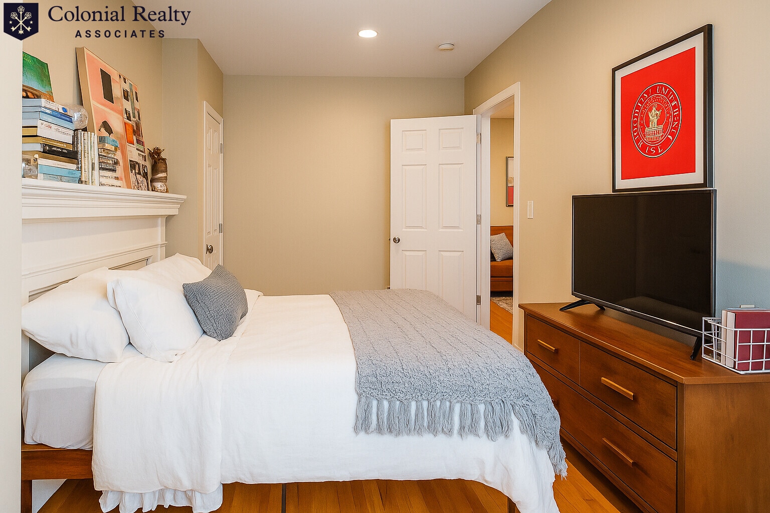 Building Photo - 326 St Paul St