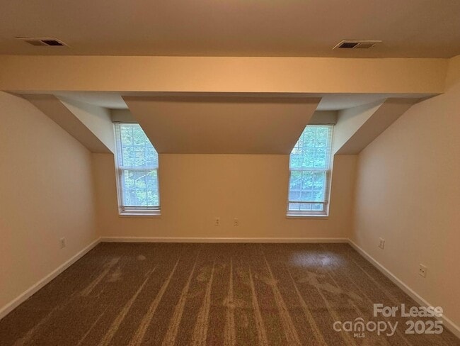 Building Photo - 6610 Cedar Cliff Dr
