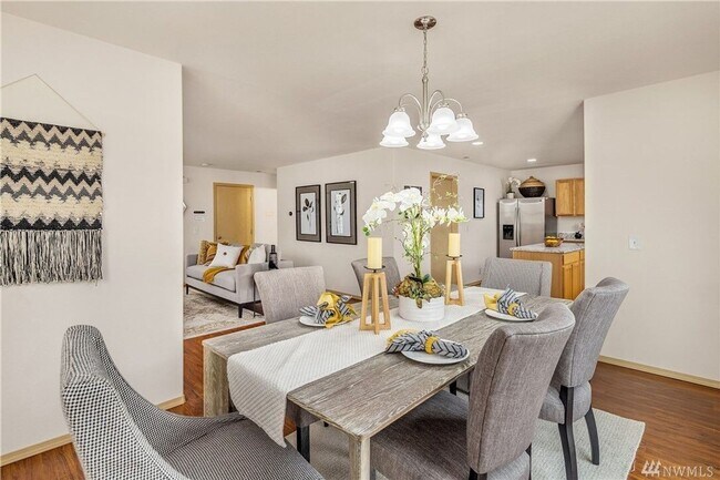 Building Photo - 17508 14th Dr SE