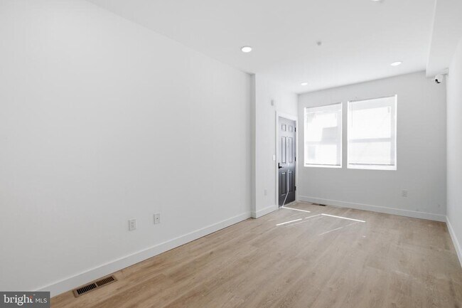 Building Photo - 2554 N 12th St
