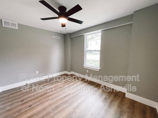 Building Photo - 268 Sand Hill Rd