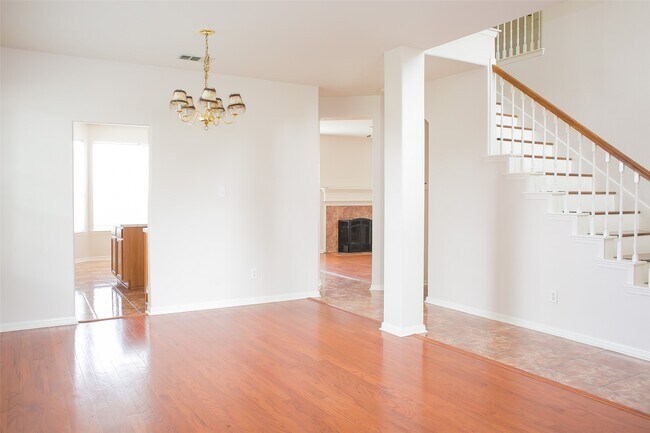 Building Photo - 14603 Bladenboro Dr