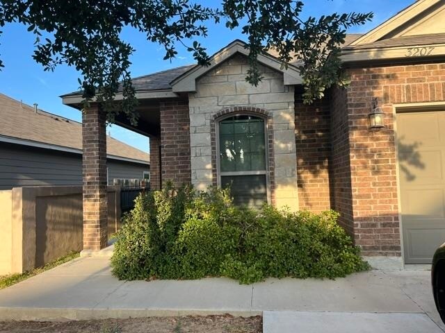 Building Photo - 3207 Simmental Dr