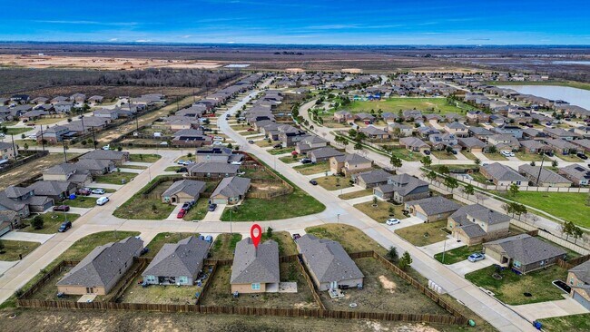 Building Photo - 305 Wayne County Dr