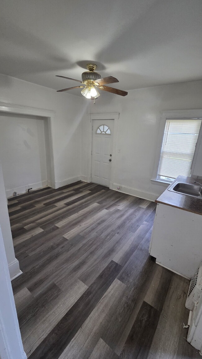 Building Photo - Spacious 1-Bed Duplex with French Doors to Master Bedroom