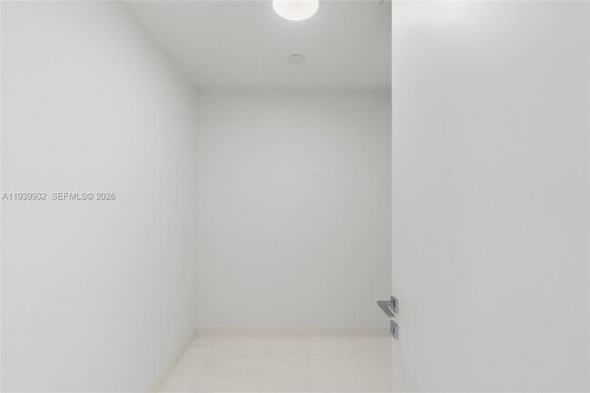 Building Photo - 300 Biscayne Blvd Way