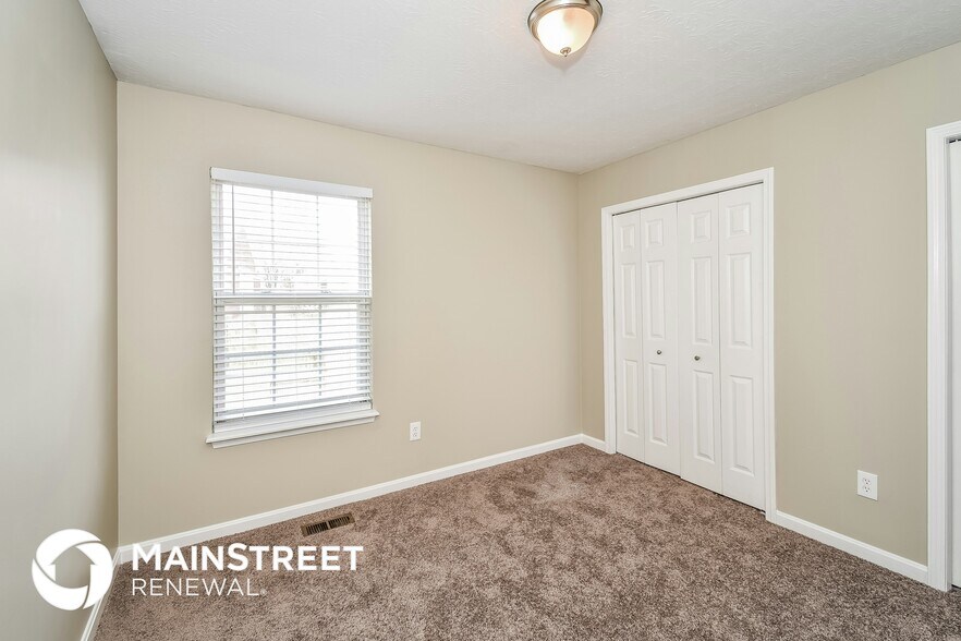 Building Photo - 10500 Whitepine View Pl
