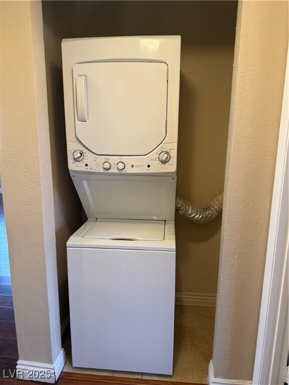 Building Photo - 4689 W Sand Creek Ave