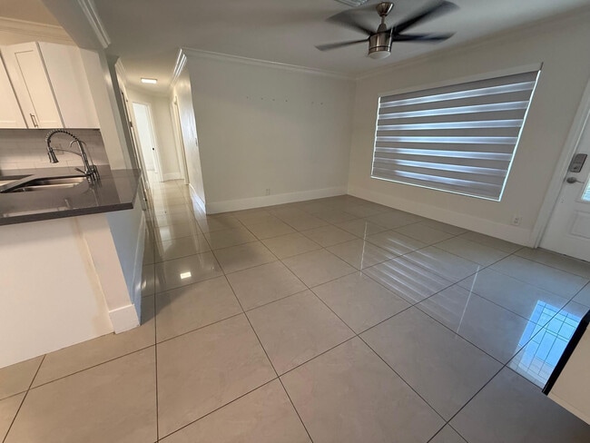 Building Photo - 2300 SW 43rd Terrace