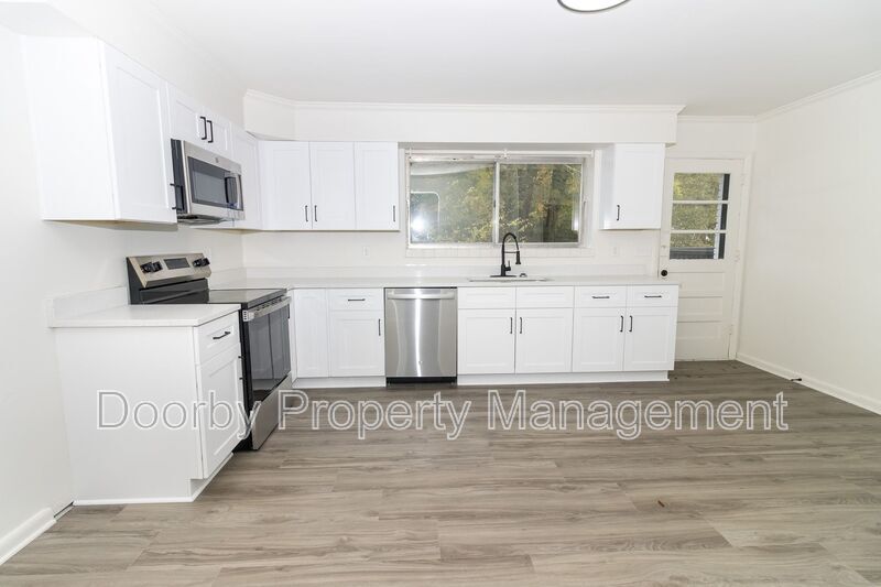 Building Photo - 513 Donaldson Rd