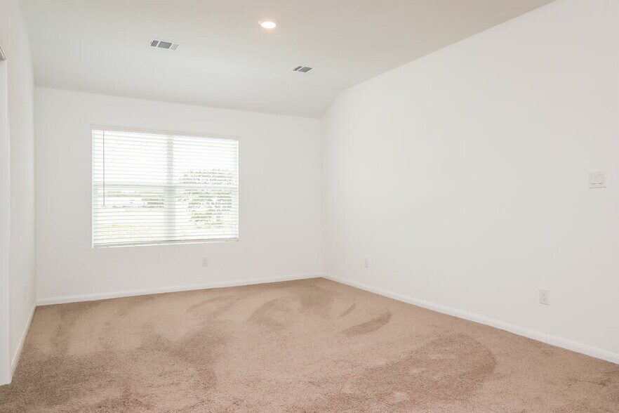 Building Photo - 15035 Nettleton Ml