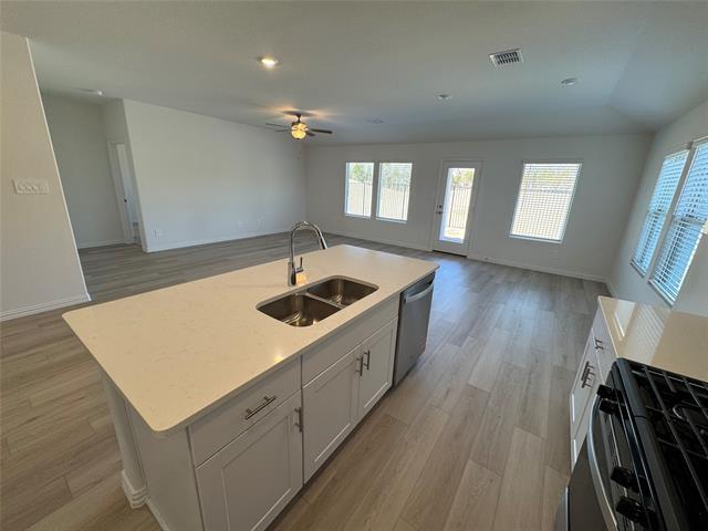 Building Photo - 700 London Town Ln