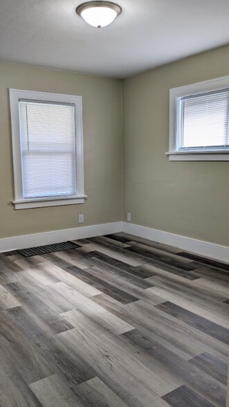 Building Photo - 601 S 31st St