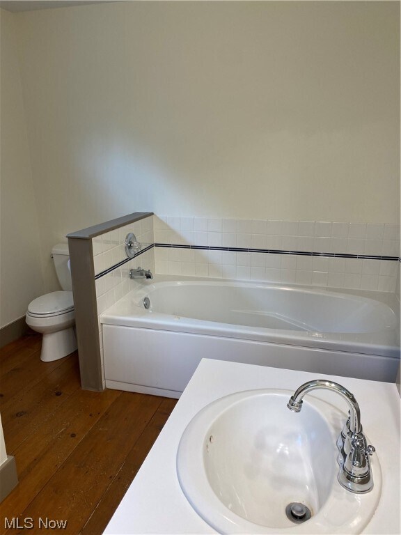 Building Photo - 10 Maple Ln