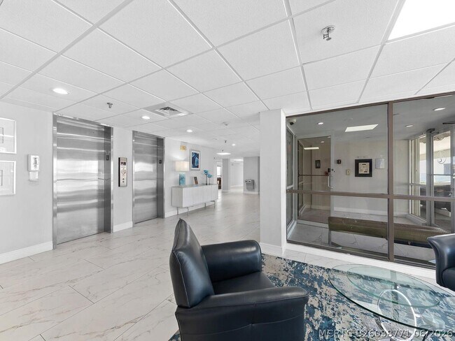 Building Photo - 3215 S Ocean Blvd