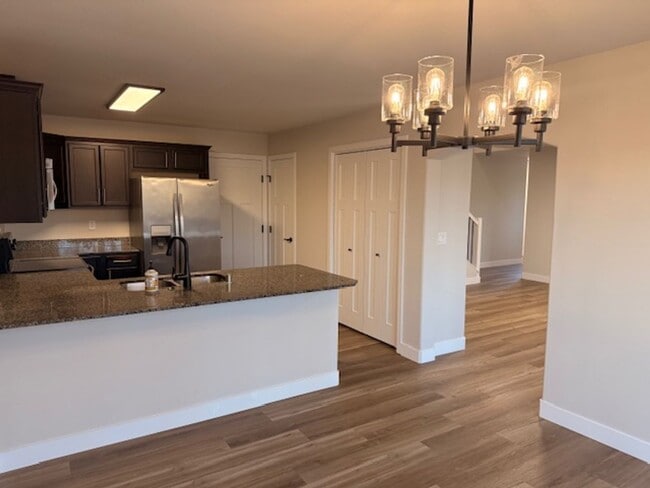 Building Photo - All Utilities Included in this 3 Bedroom South Anchorage Townhouse!