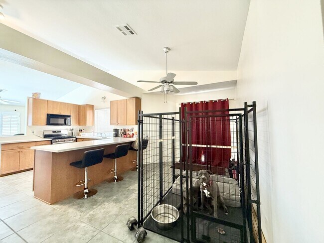 Building Photo - AVAILABLE NOW!! GORGEOUS 2 BEDROOM 2 BATHROOM Home in Palm Desert!