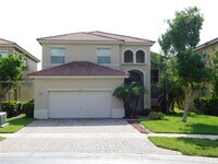 Building Photo - 1750 NE 37th Pl