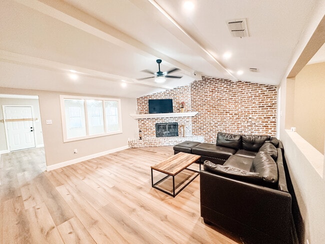 Building Photo - 5712 73rd St