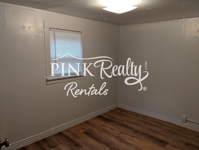 Building Photo - 17 Narrows Rd