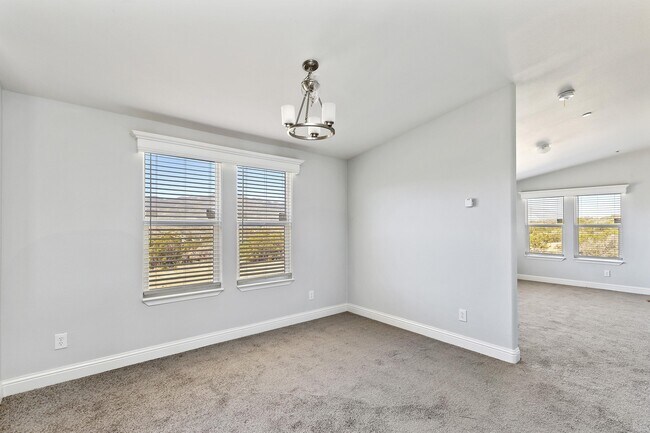 Building Photo - 60661 Chalet Dr