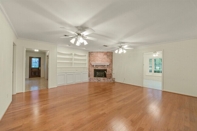 Building Photo - 110 Hillcrest Dr