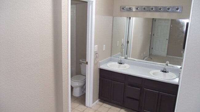 Building Photo - Northeast El Paso 3 Bed/2.5 Bath Refrig A/C w/Bonus Loft!