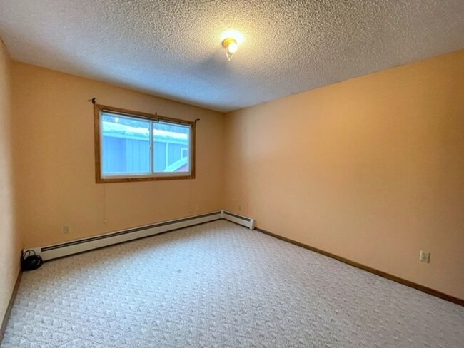 Building Photo - East Anchorage Four Bedroom Home with Bonu...