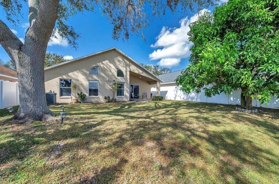 Building Photo - 6748 Waterton Dr