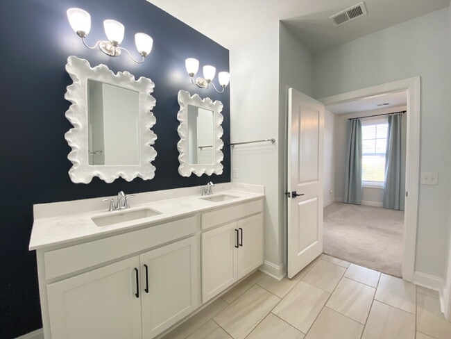 Building Photo - Spacious, Four Bedroom, Ranch Style Home!