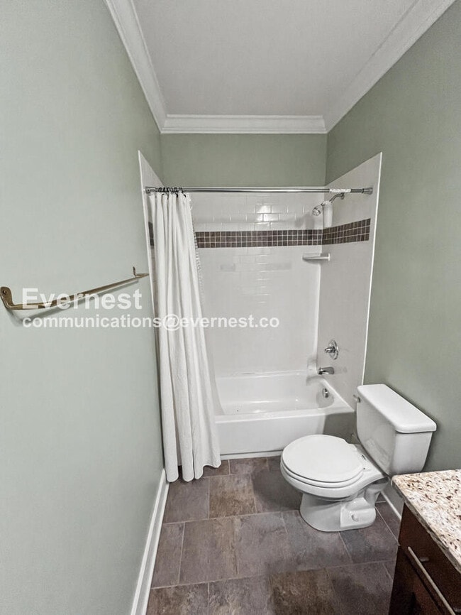 Building Photo - 1306 Pillow St