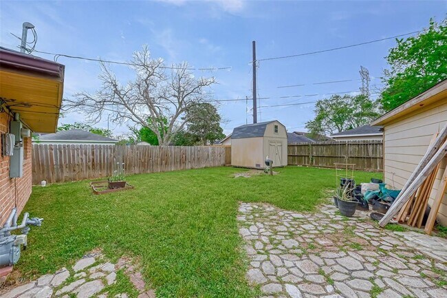 Building Photo - 5107 Trail Lake Dr