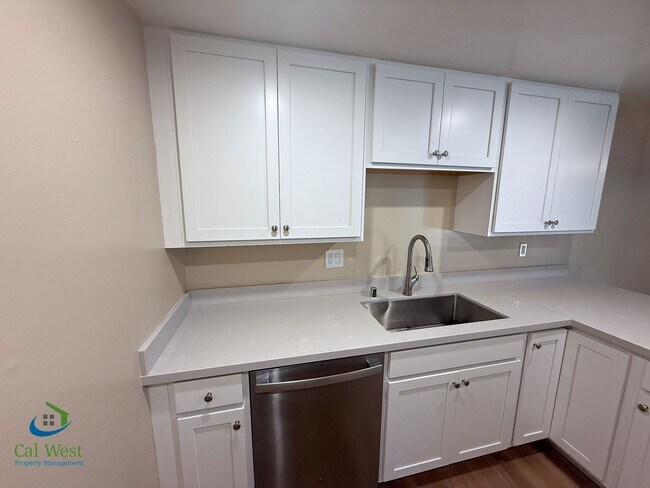 Building Photo - 01167 - P - 5863/5865 Hillview Ave. - OWNE...
