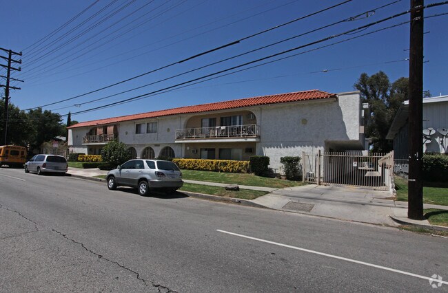 Building Photo - 15925 Victory Blvd