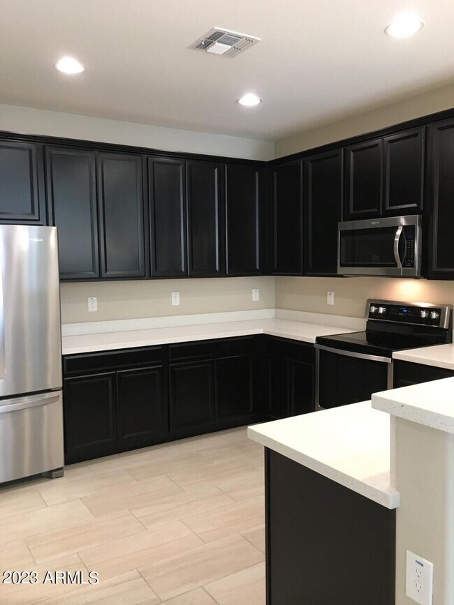 Building Photo - 9338 S 34th Dr
