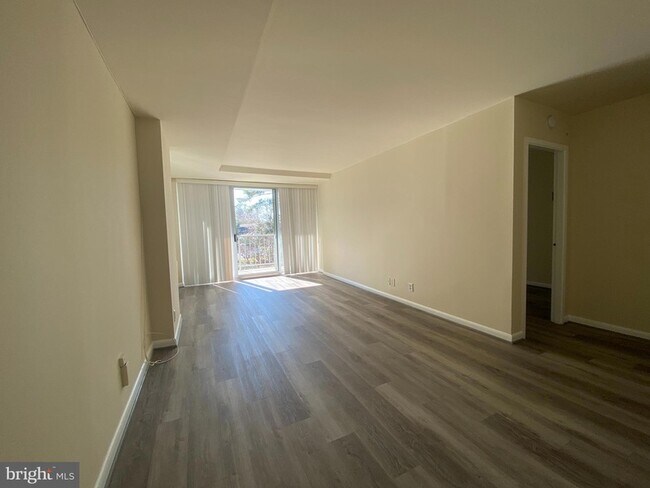 Building Photo - 301 N Beauregard St