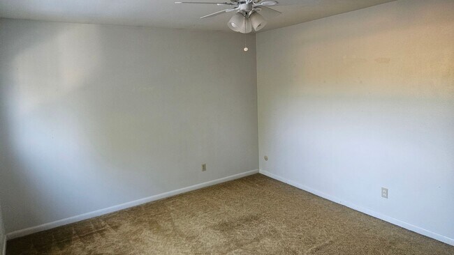 Building Photo - Cute 3 Bedroom Home Minutes from CSU