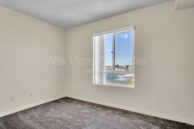 Building Photo - 5252 Orange Ave