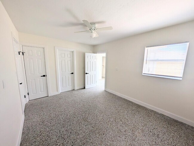 Building Photo - 124 146th Ave E