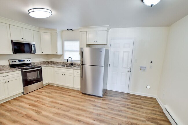 Building Photo - 2625 Harvard Dr