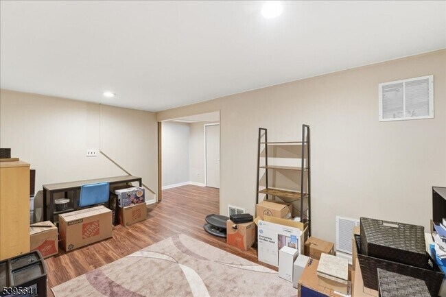 Building Photo - 2606 Trafalgar Square