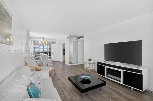 Building Photo - 7441 Wayne Ave