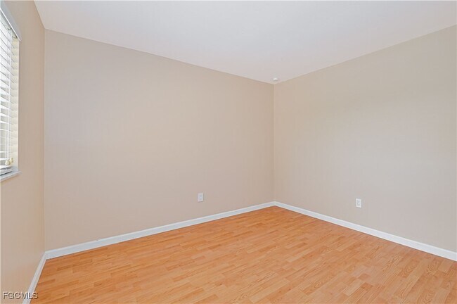 Building Photo - 17040 Golfside Cir