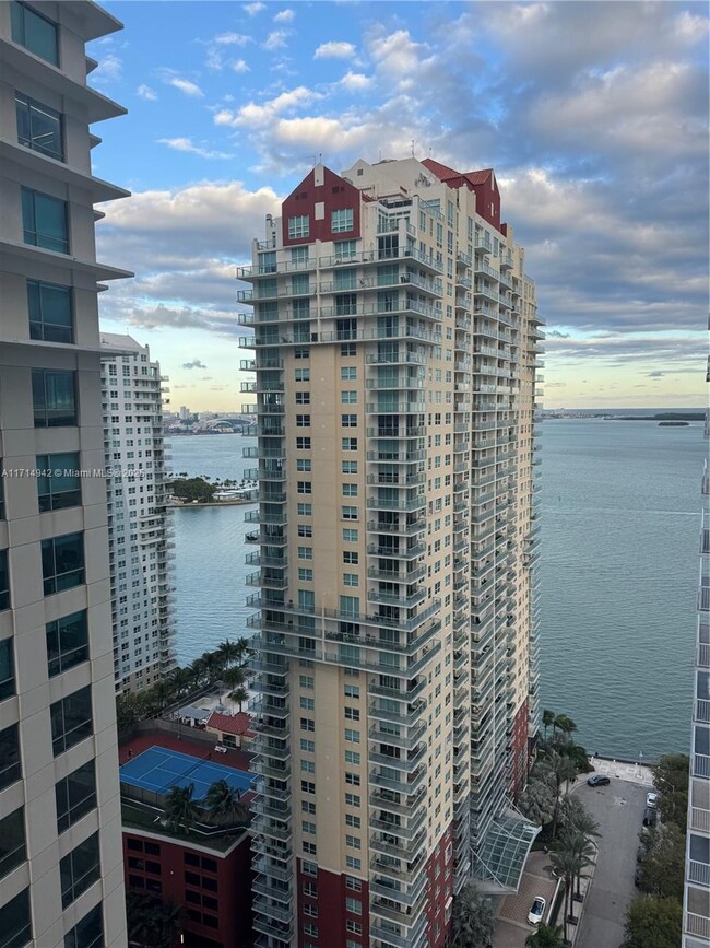 Building Photo - 1200 Brickell Bay Dr