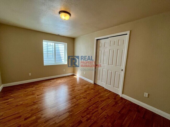 Building Photo - 10276 Deer Meadow Cir