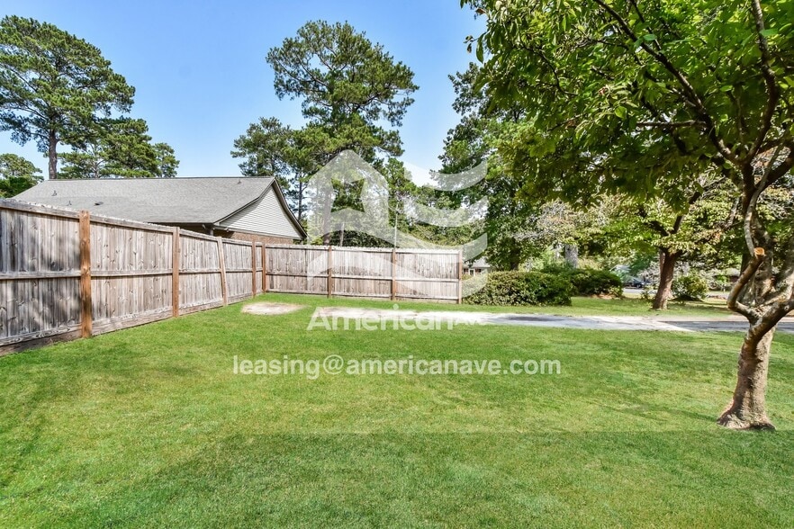 Building Photo - 4011 S Beltline Blvd