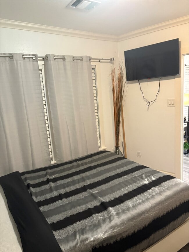 Building Photo - 3021 Gray St