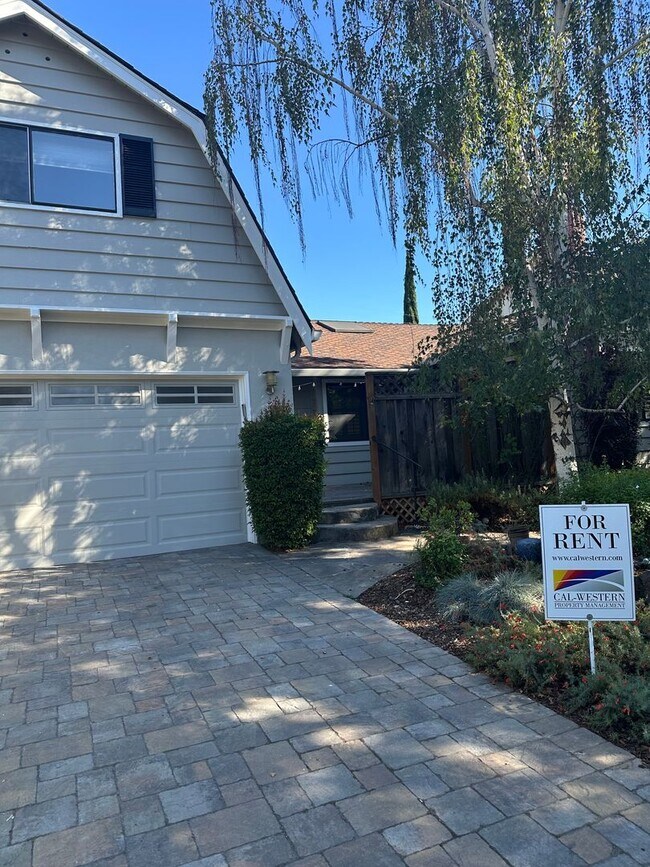 Two Story home! 3 bedroom, 2.5 bath, plus... - Two Story home!  3 bedroom, 2.5 bath, plus...