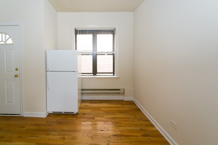 Building Photo - 3723.5 N Pine Grove Ave